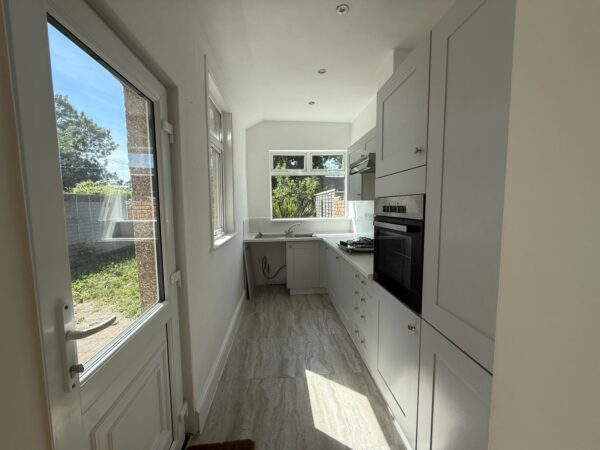 3 bed semi-detached house to rent Colenso Road, Ilford IG2