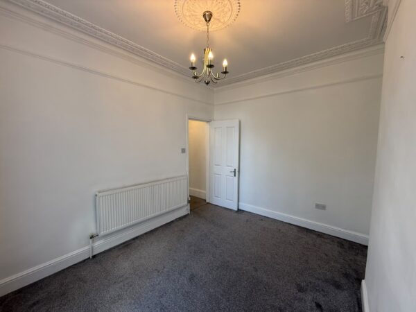 3 bed semi-detached house to rent Colenso Road, Ilford IG2
