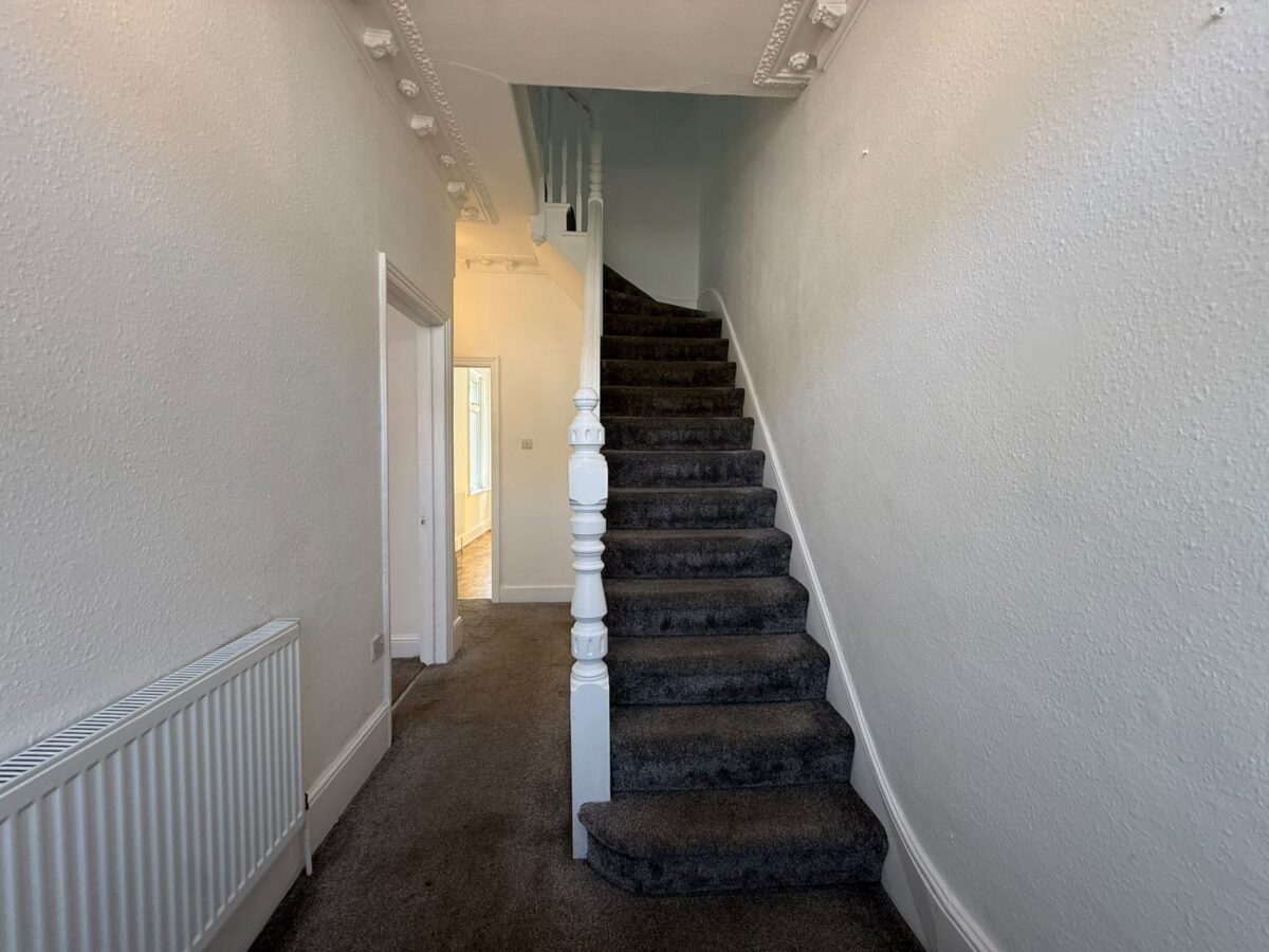 3 bed semi-detached house to rent Colenso Road, Ilford IG2